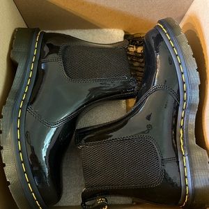 Dr Martens 2976 WOMEN'S PATENT LEATHER CHELSEA BOOTS